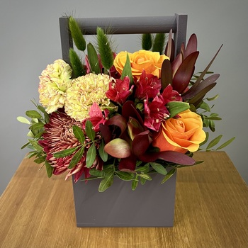 Цветы в ящике Пламя